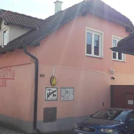 Alojamento de Acomodação e Pequeno-almoço Galgenberg Neuruppersdorf